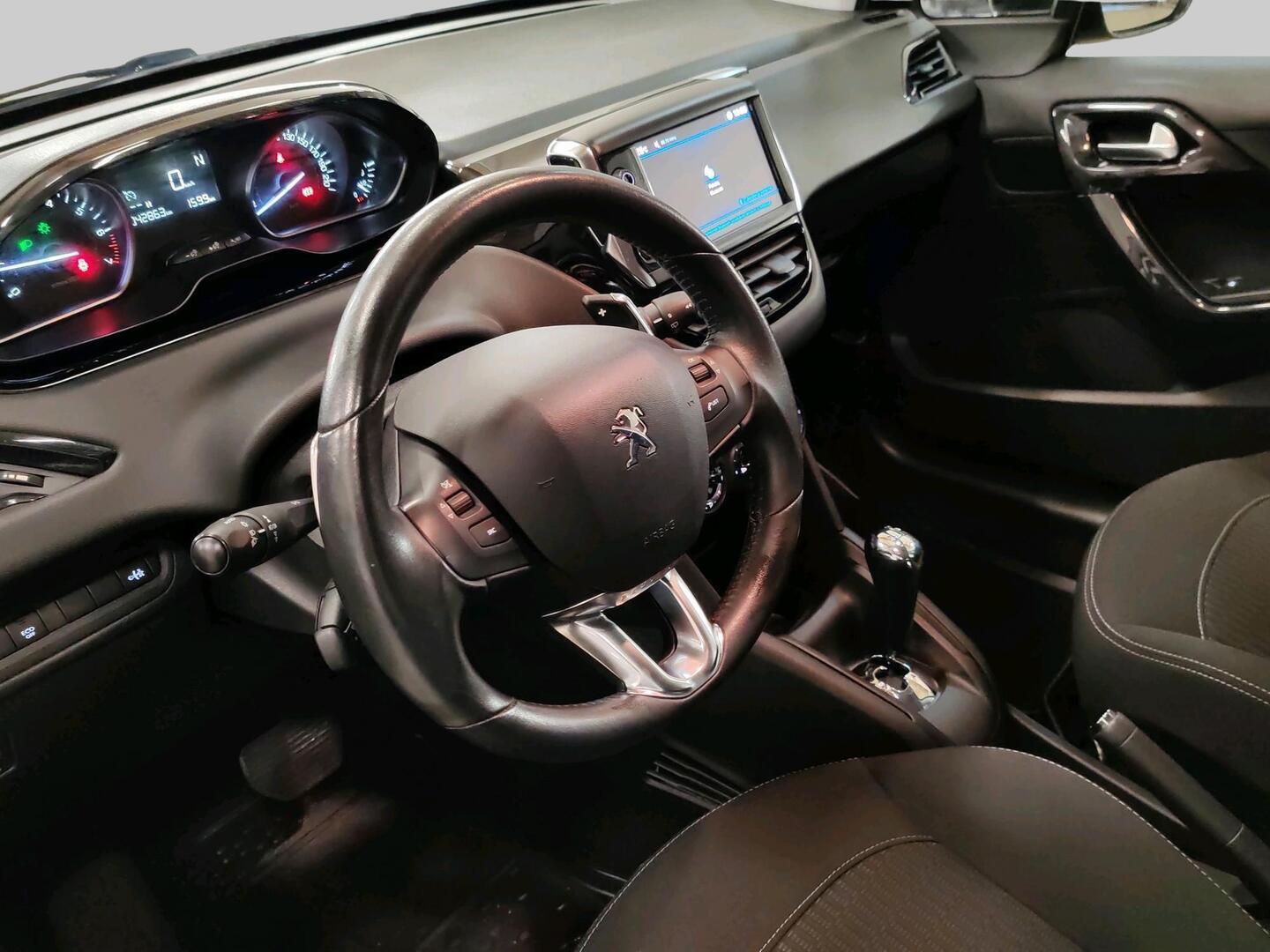 PEUGEOT 208 2018