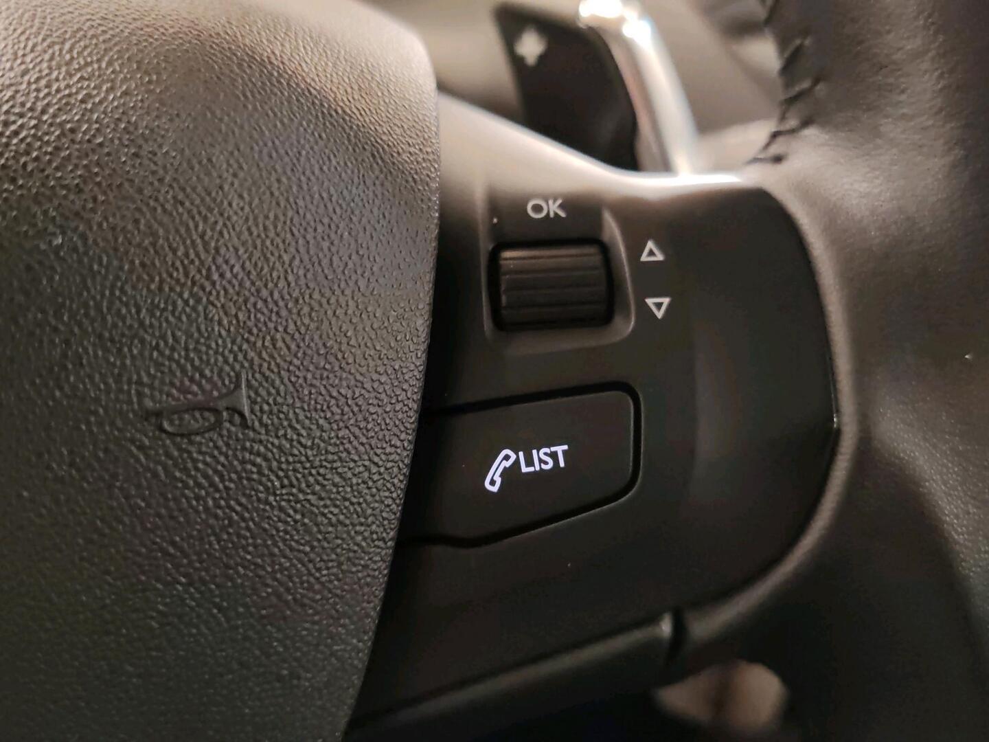 PEUGEOT 208 2018