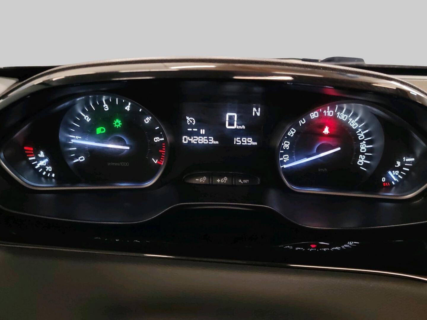 PEUGEOT 208 2018