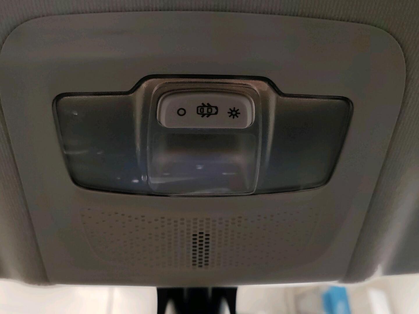 PEUGEOT 208 2018