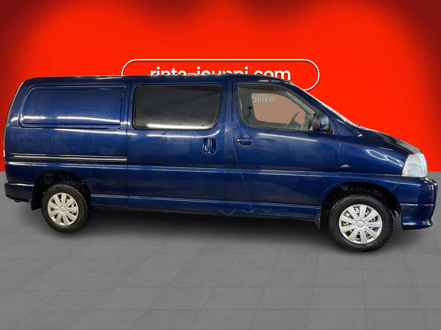 TOYOTA Hiace 2010