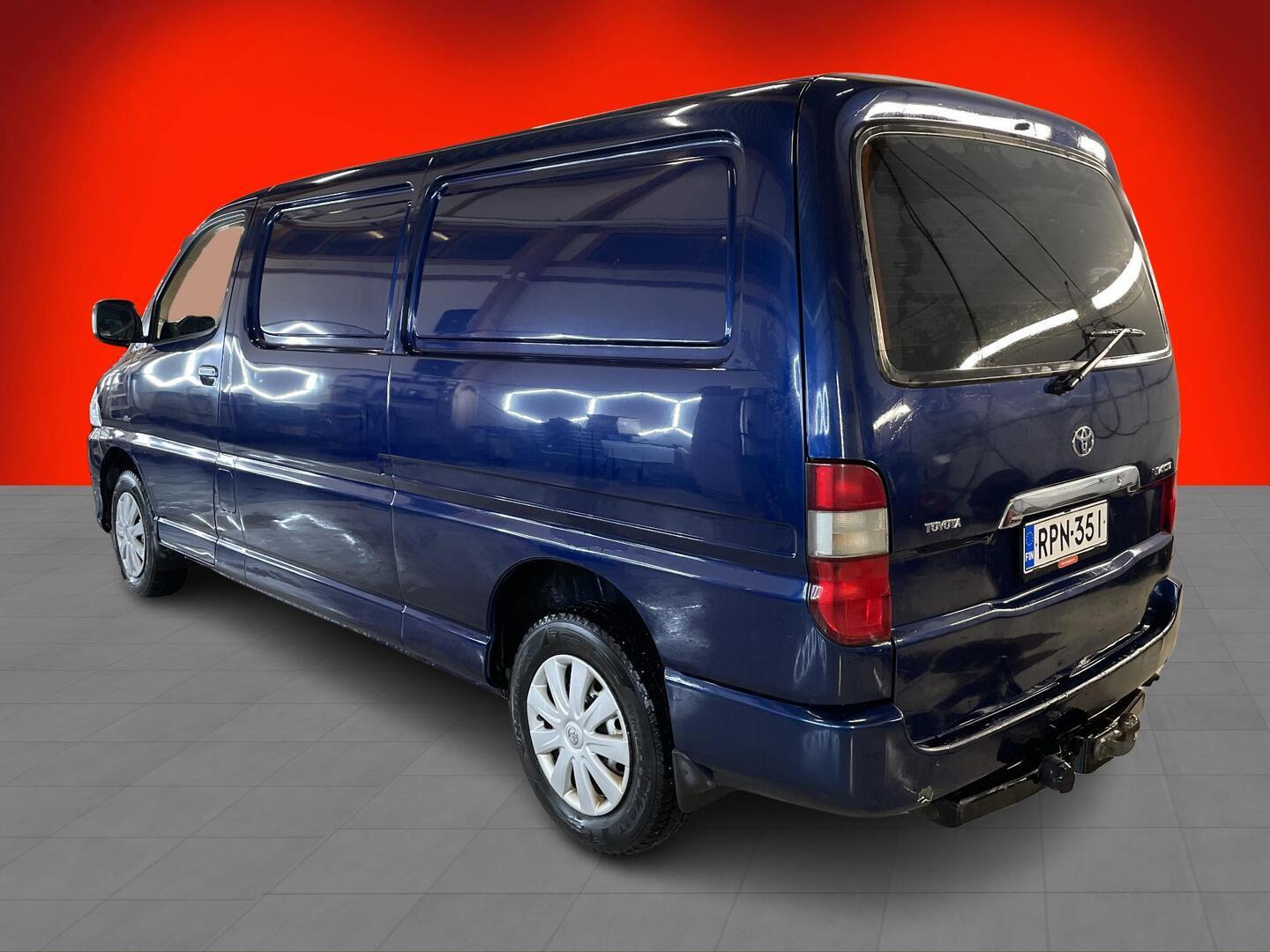 TOYOTA Hiace 2010