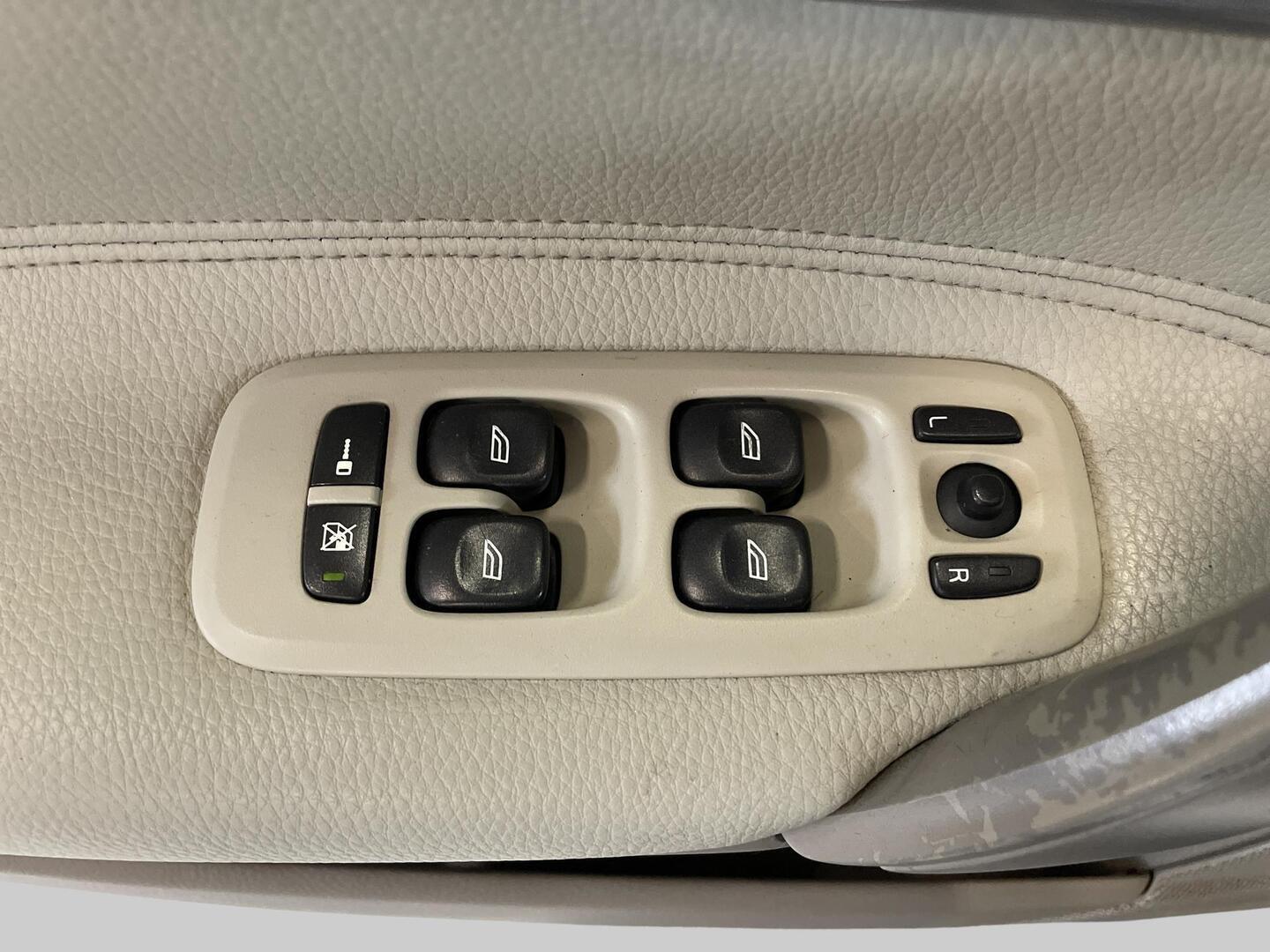 VOLVO V70 2006
