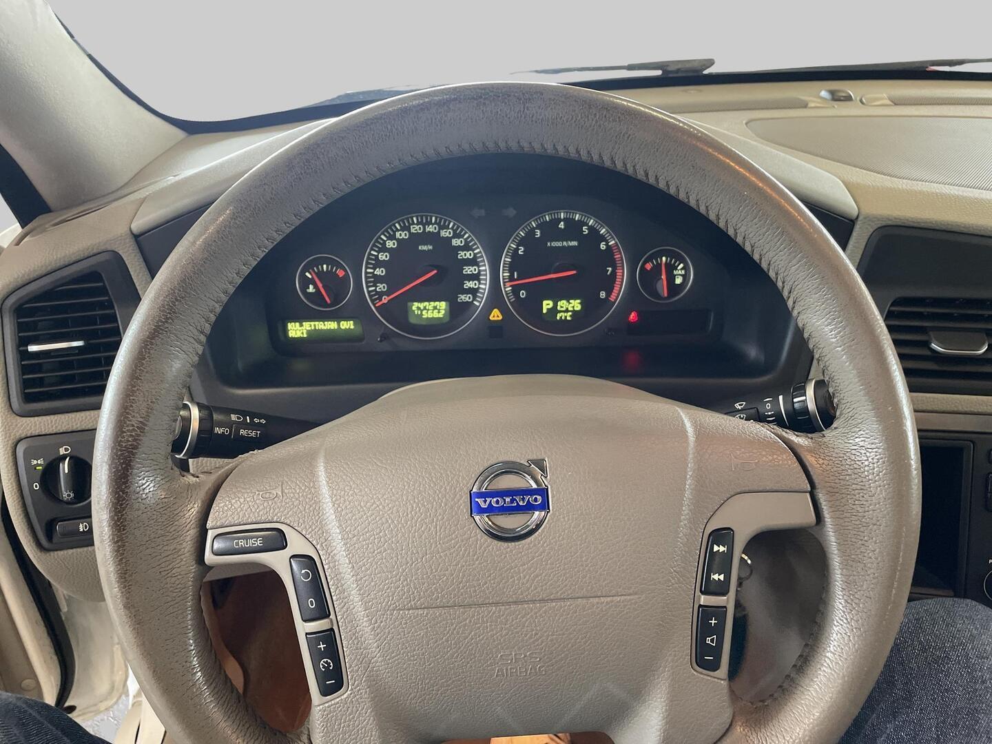 VOLVO V70 2006