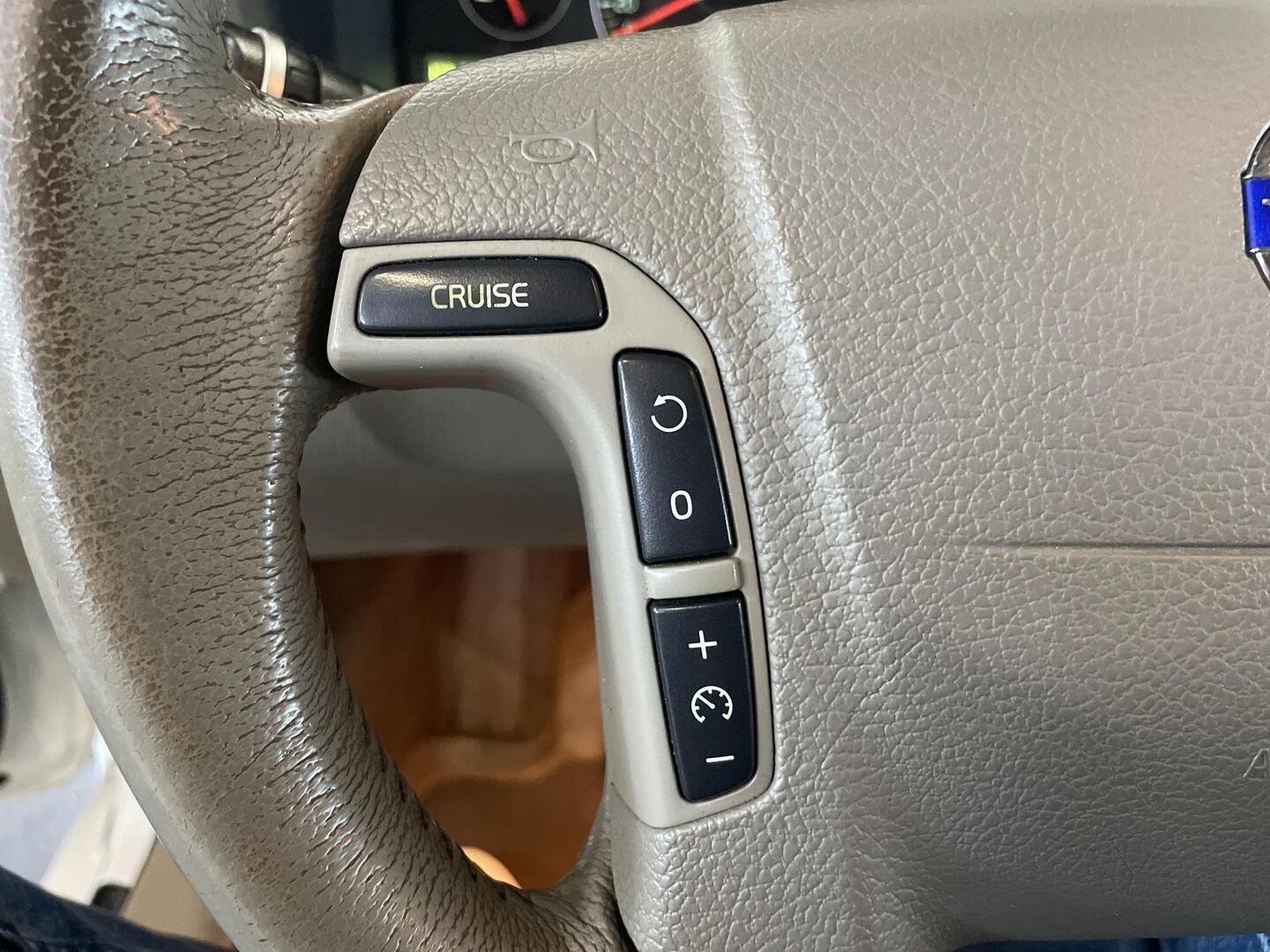 VOLVO V70 2006