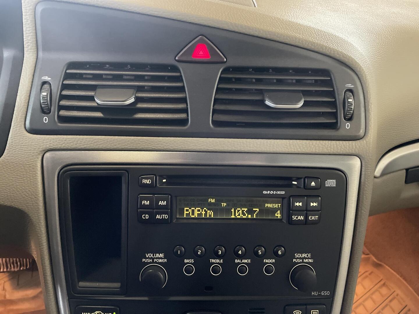 VOLVO V70 2006