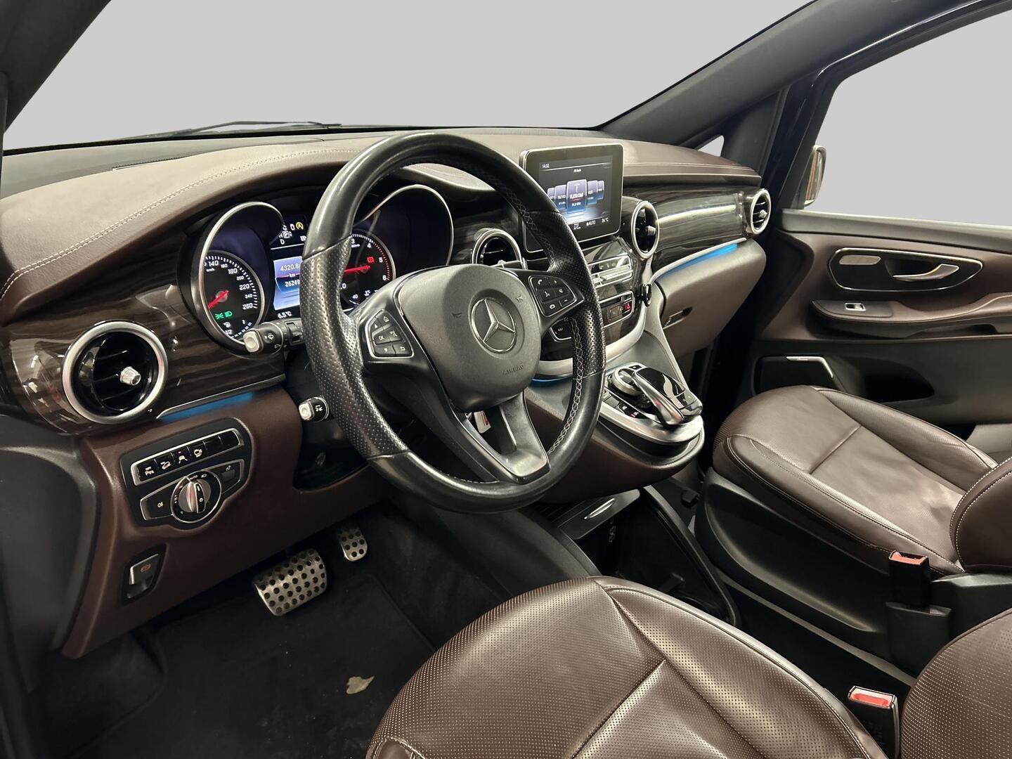 MERCEDES-BENZ V 2015