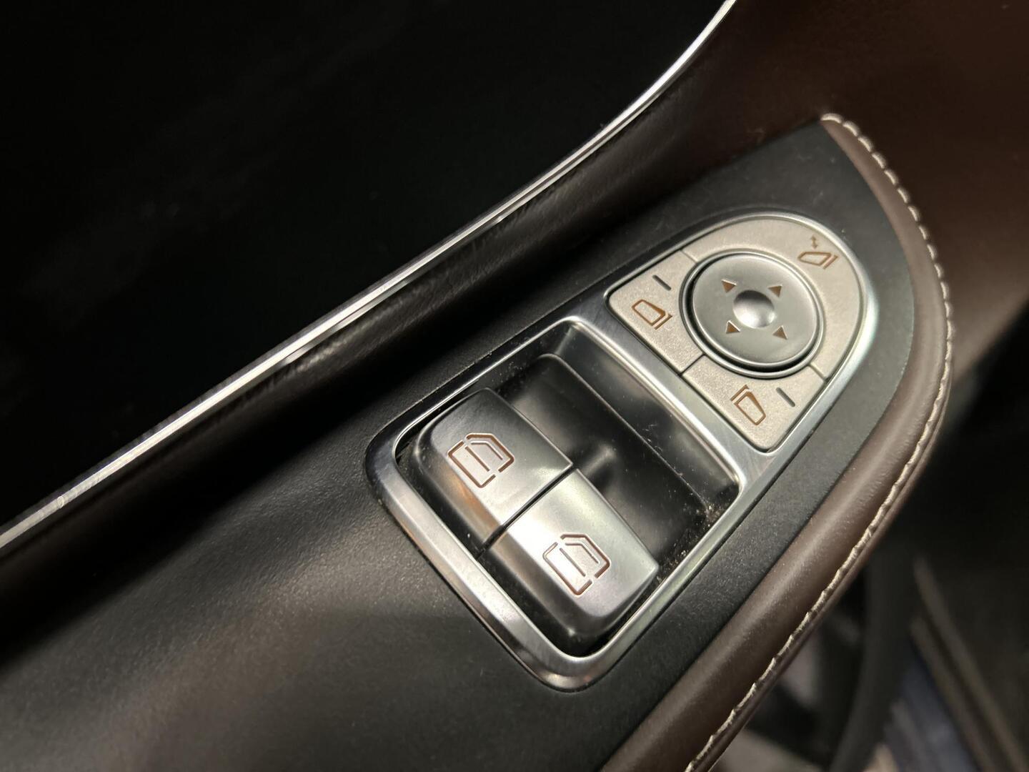 MERCEDES-BENZ V 2015