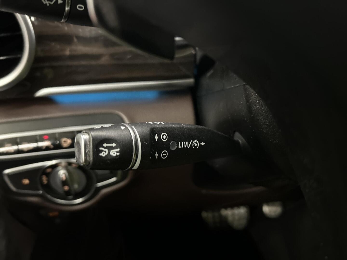 MERCEDES-BENZ V 2015