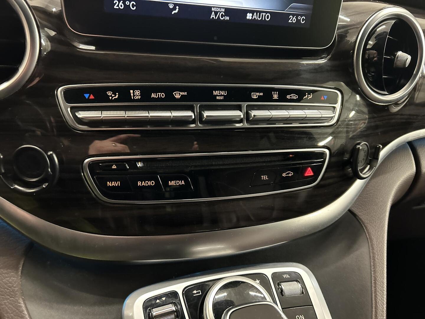 MERCEDES-BENZ V 2015