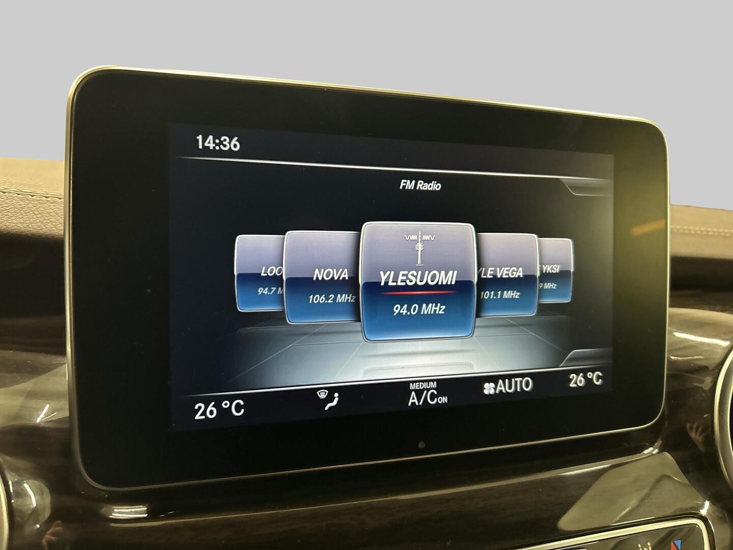 MERCEDES-BENZ V 2015