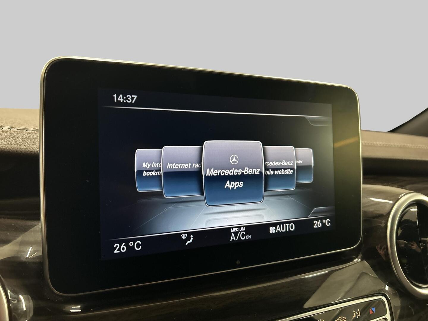 MERCEDES-BENZ V 2015