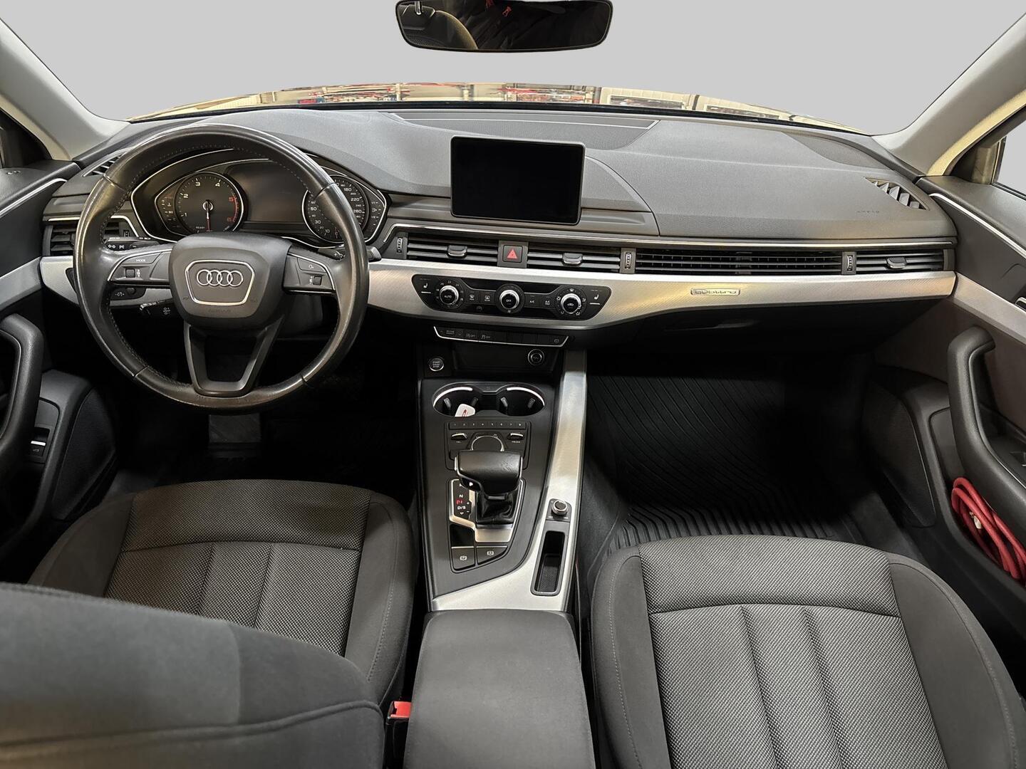 AUDI A4 2017