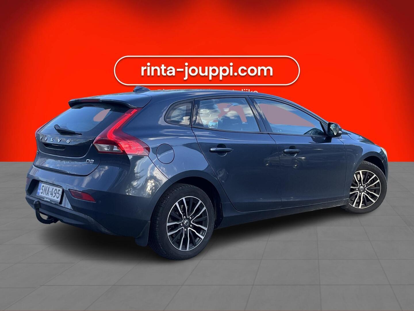 VOLVO V40 2016
