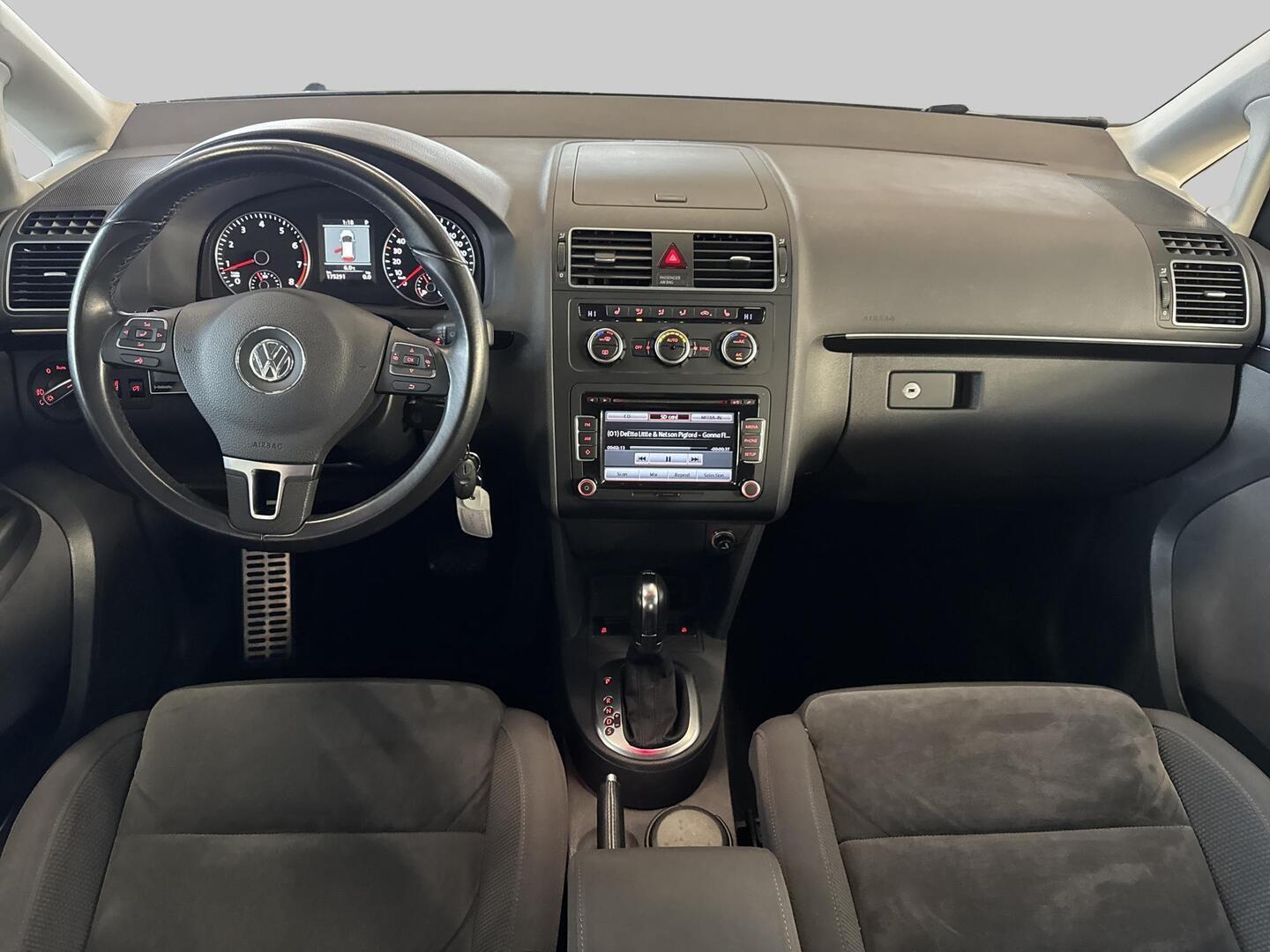 VOLKSWAGEN TOURAN 2015