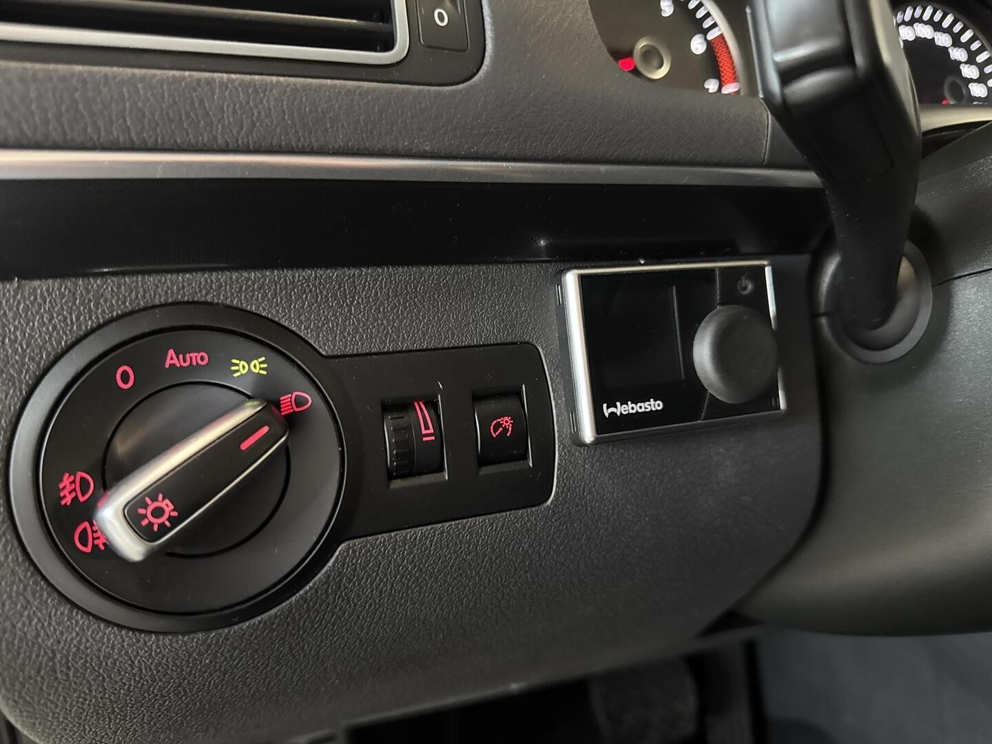 VOLKSWAGEN TOURAN 2015