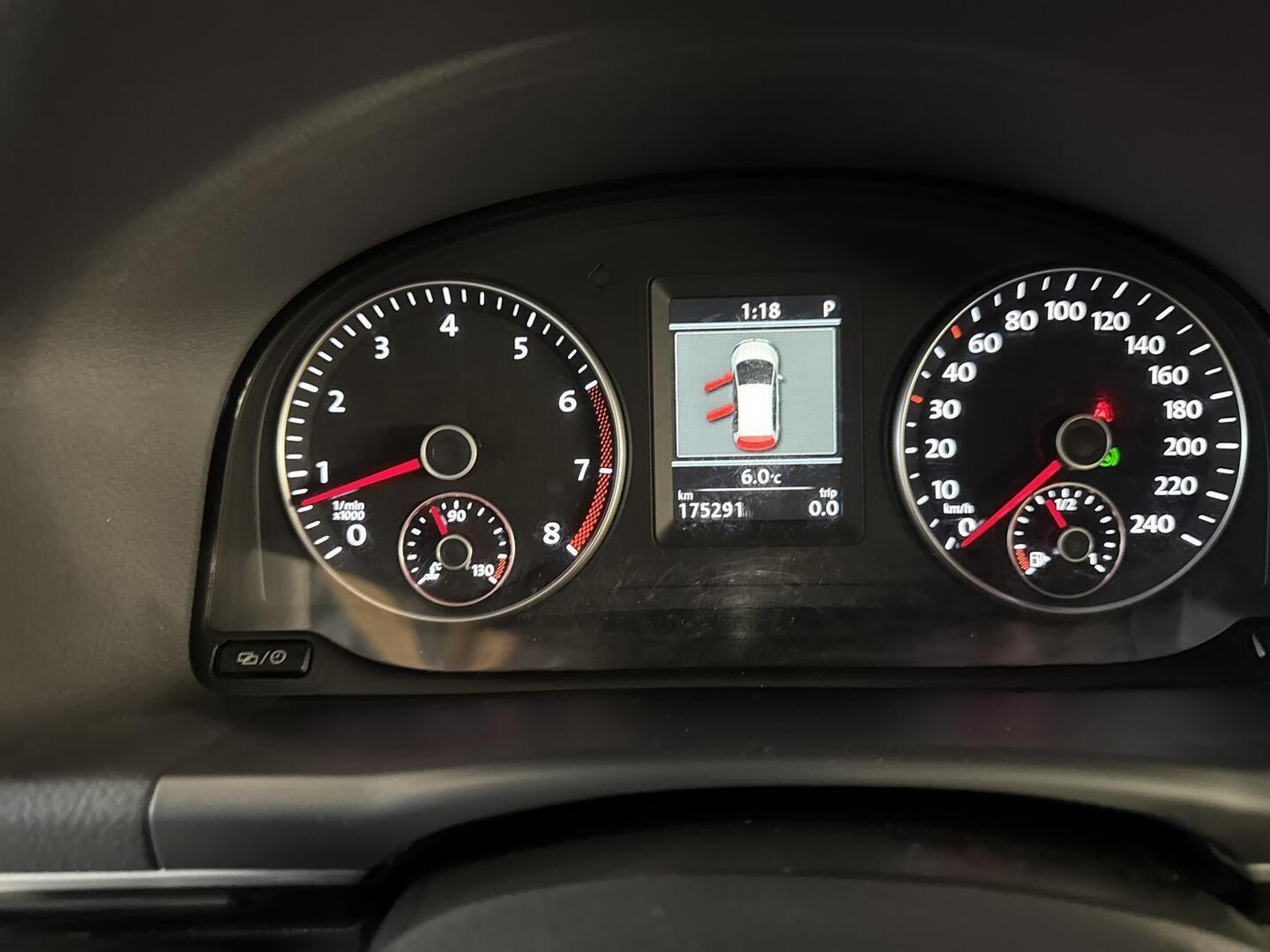 VOLKSWAGEN TOURAN 2015