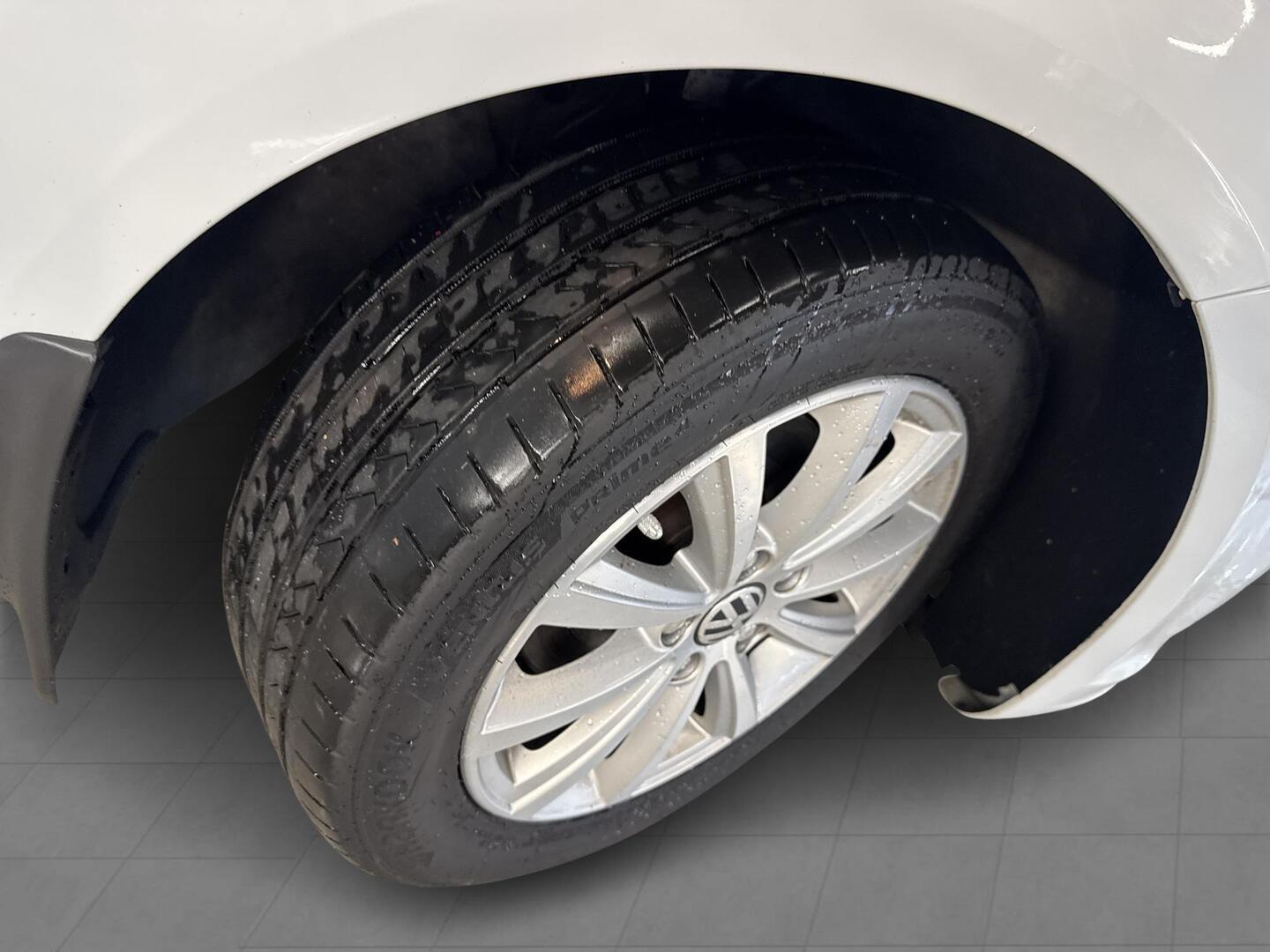 VOLKSWAGEN TOURAN 2015