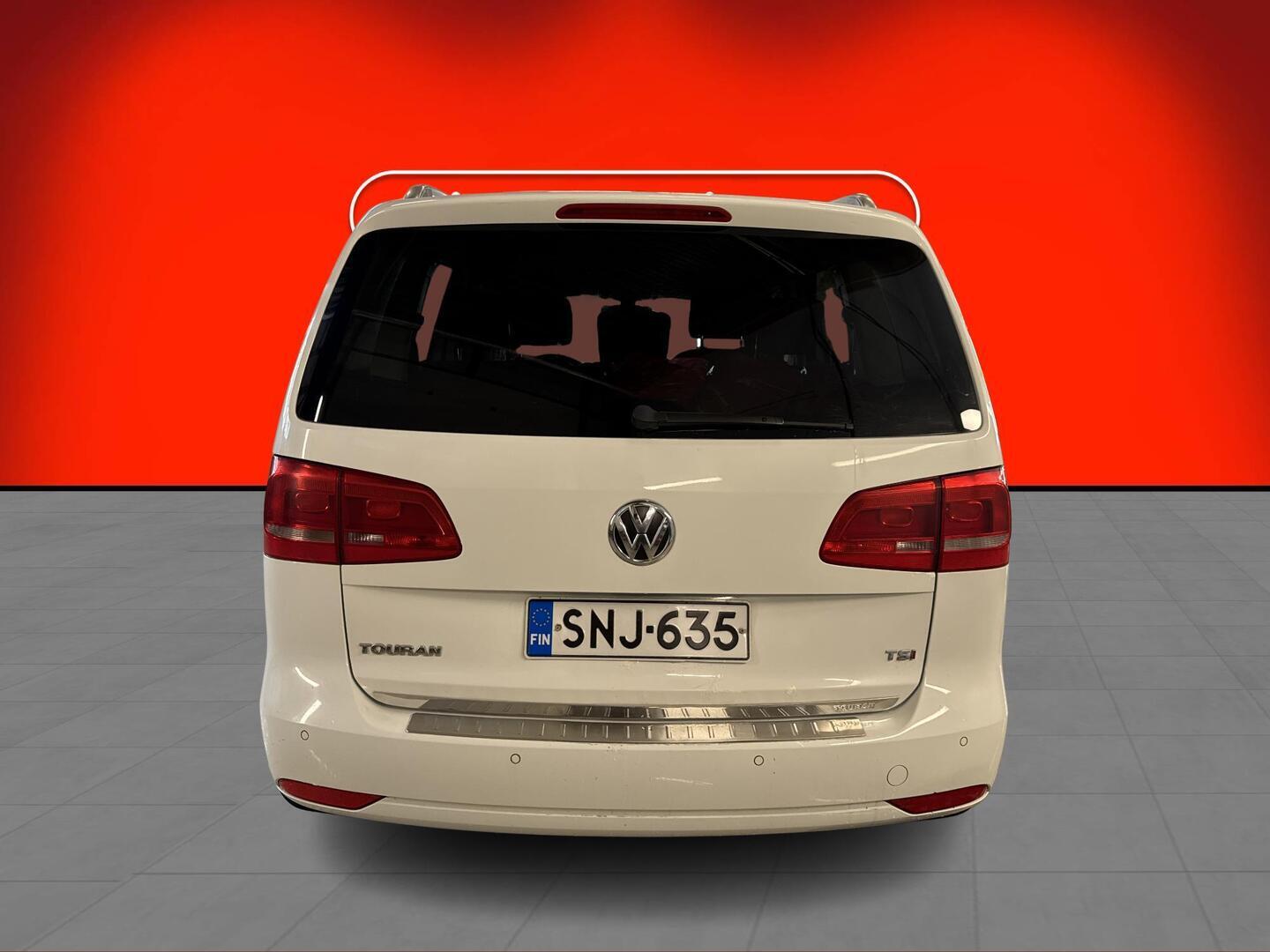 VOLKSWAGEN TOURAN 2015