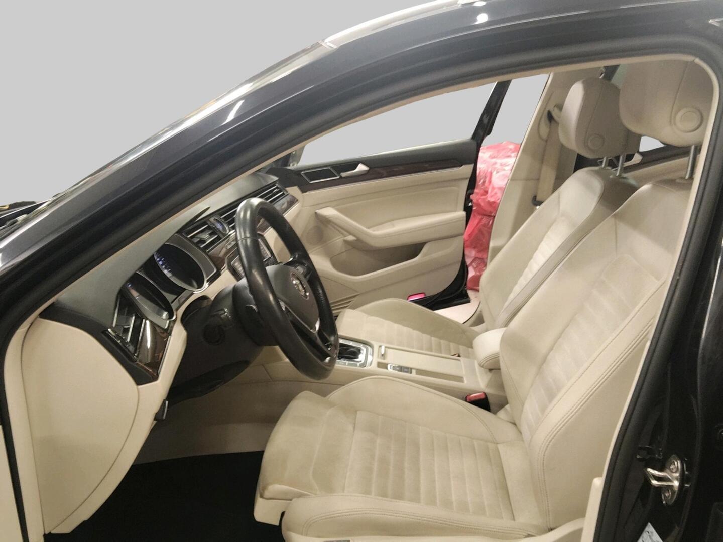 VOLKSWAGEN Passat 2016