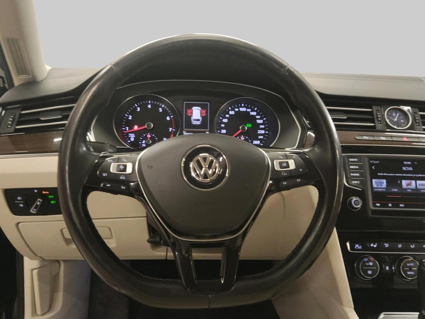 VOLKSWAGEN Passat 2016