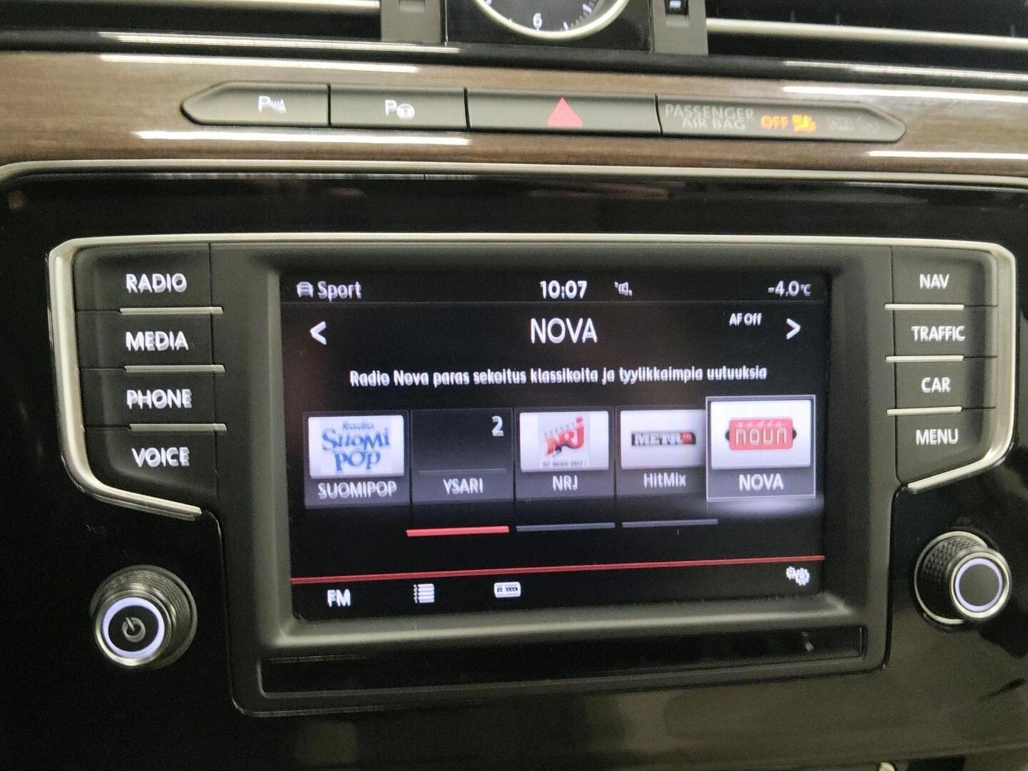 VOLKSWAGEN Passat 2016