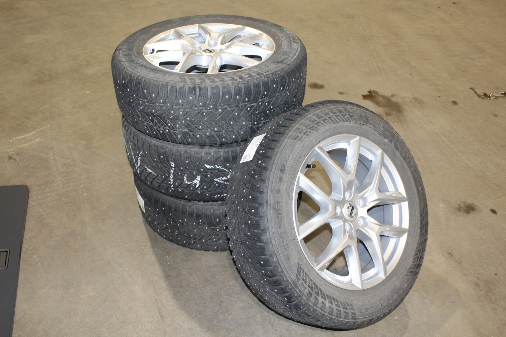VOLVO XC60 2022