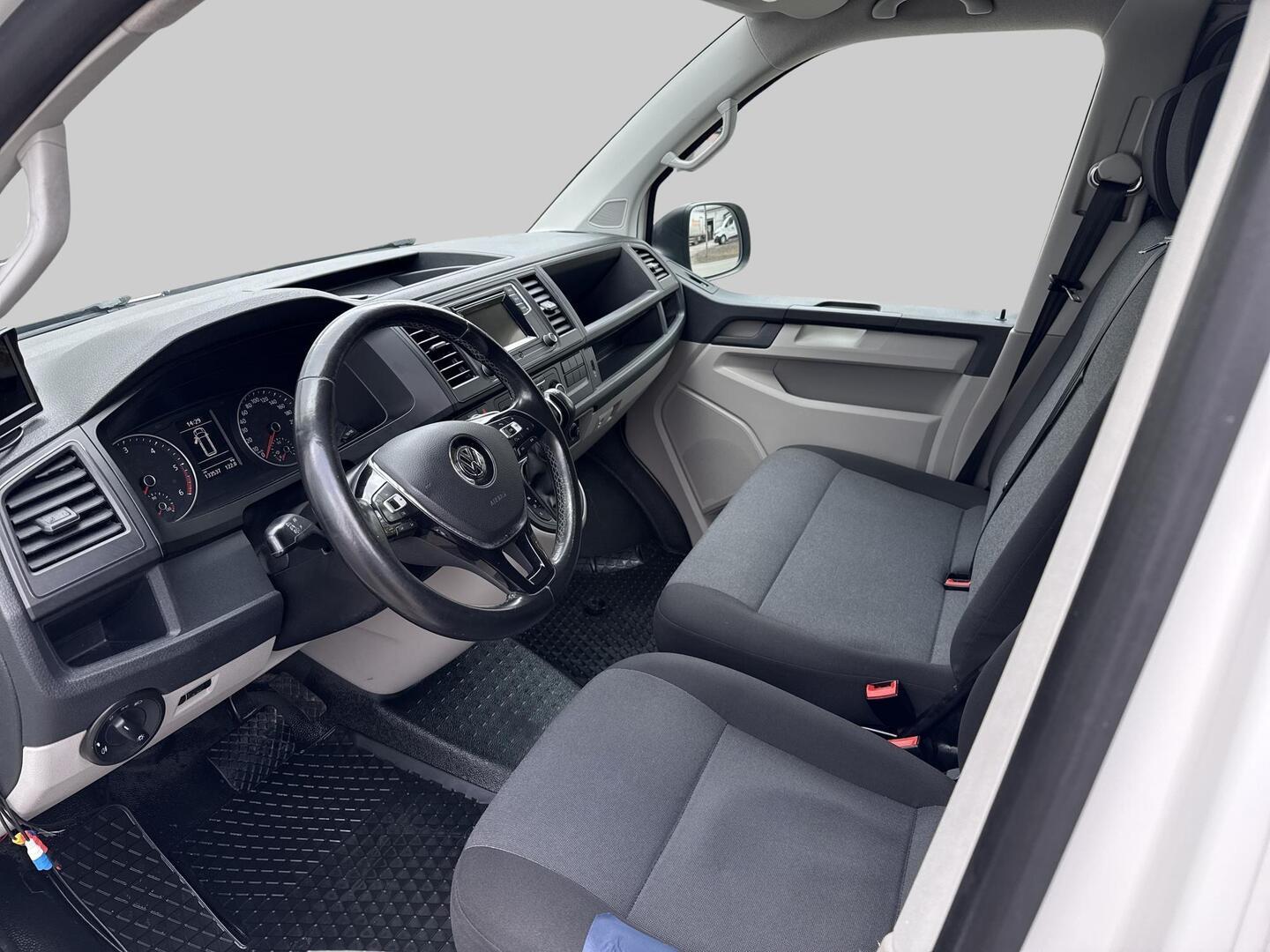 VOLKSWAGEN Transporter 2018