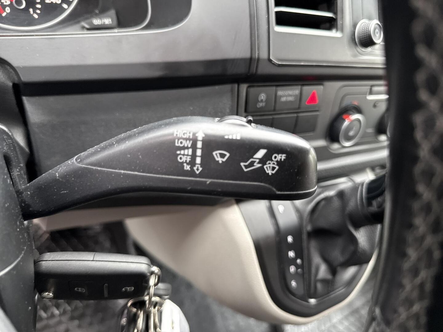 VOLKSWAGEN Transporter 2018