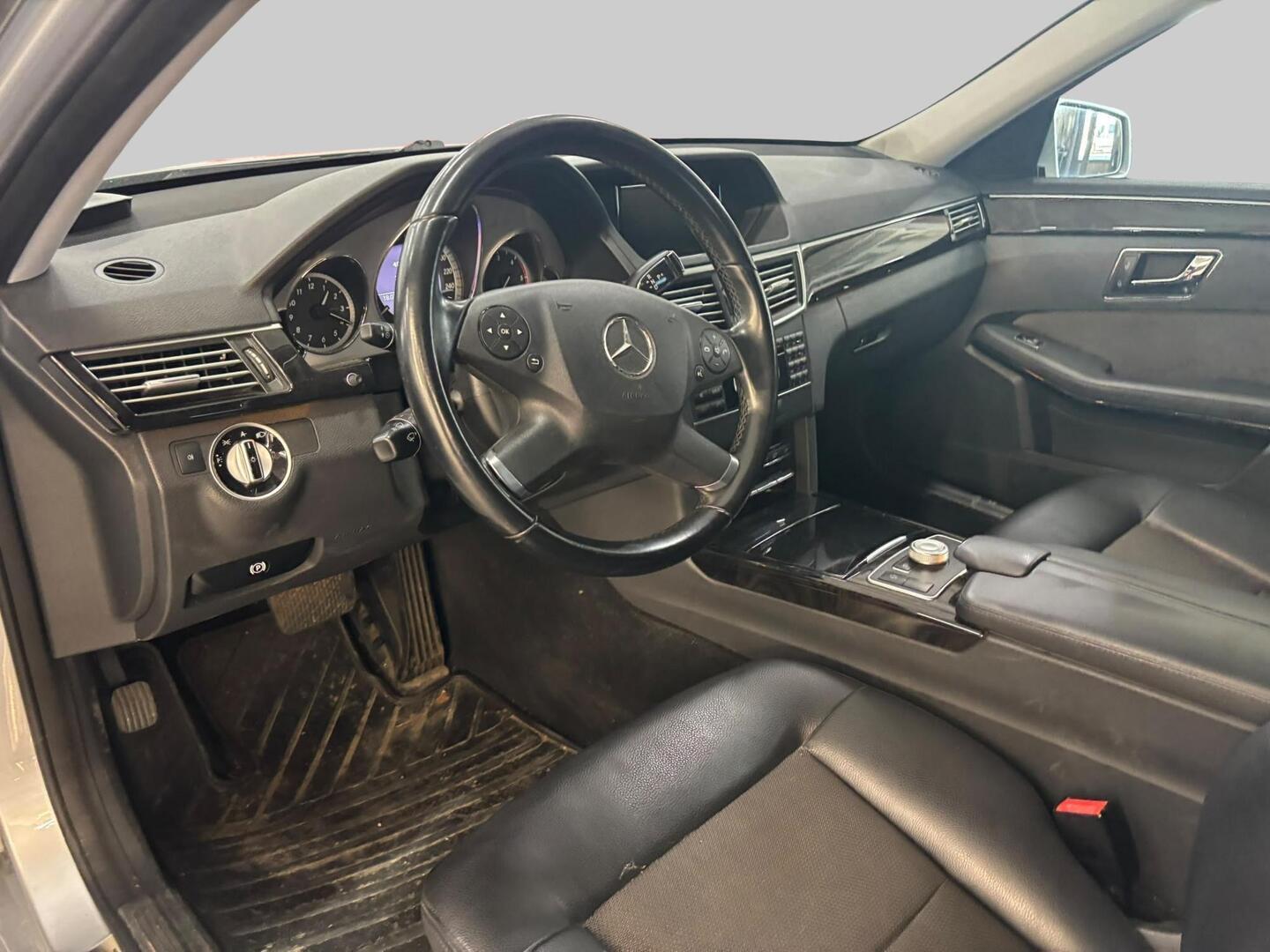 MERCEDES-BENZ E 2010