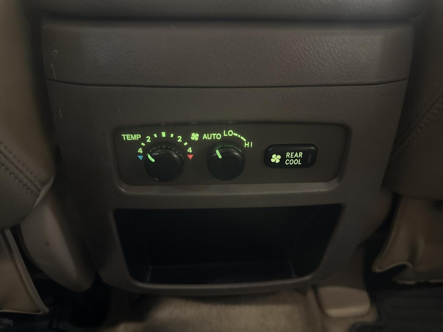 TOYOTA Land Cruiser 2004