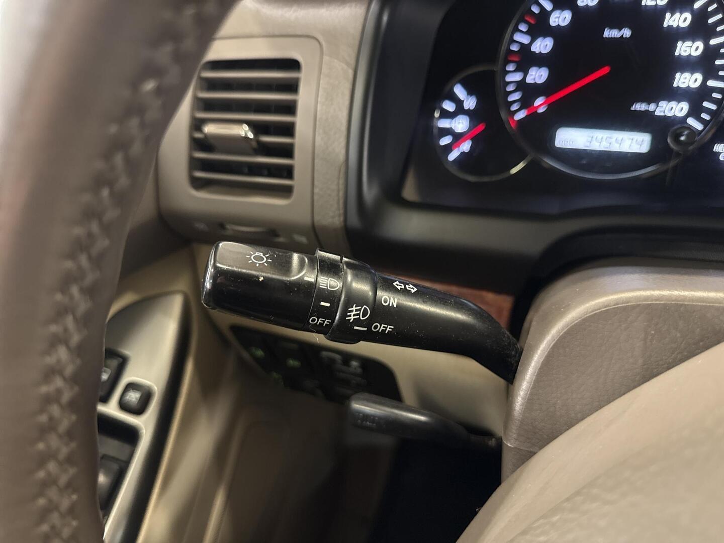 TOYOTA Land Cruiser 2004