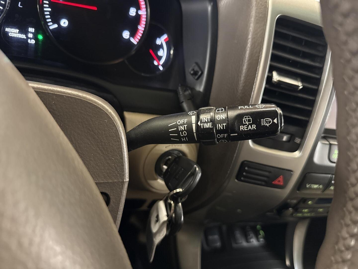 TOYOTA Land Cruiser 2004