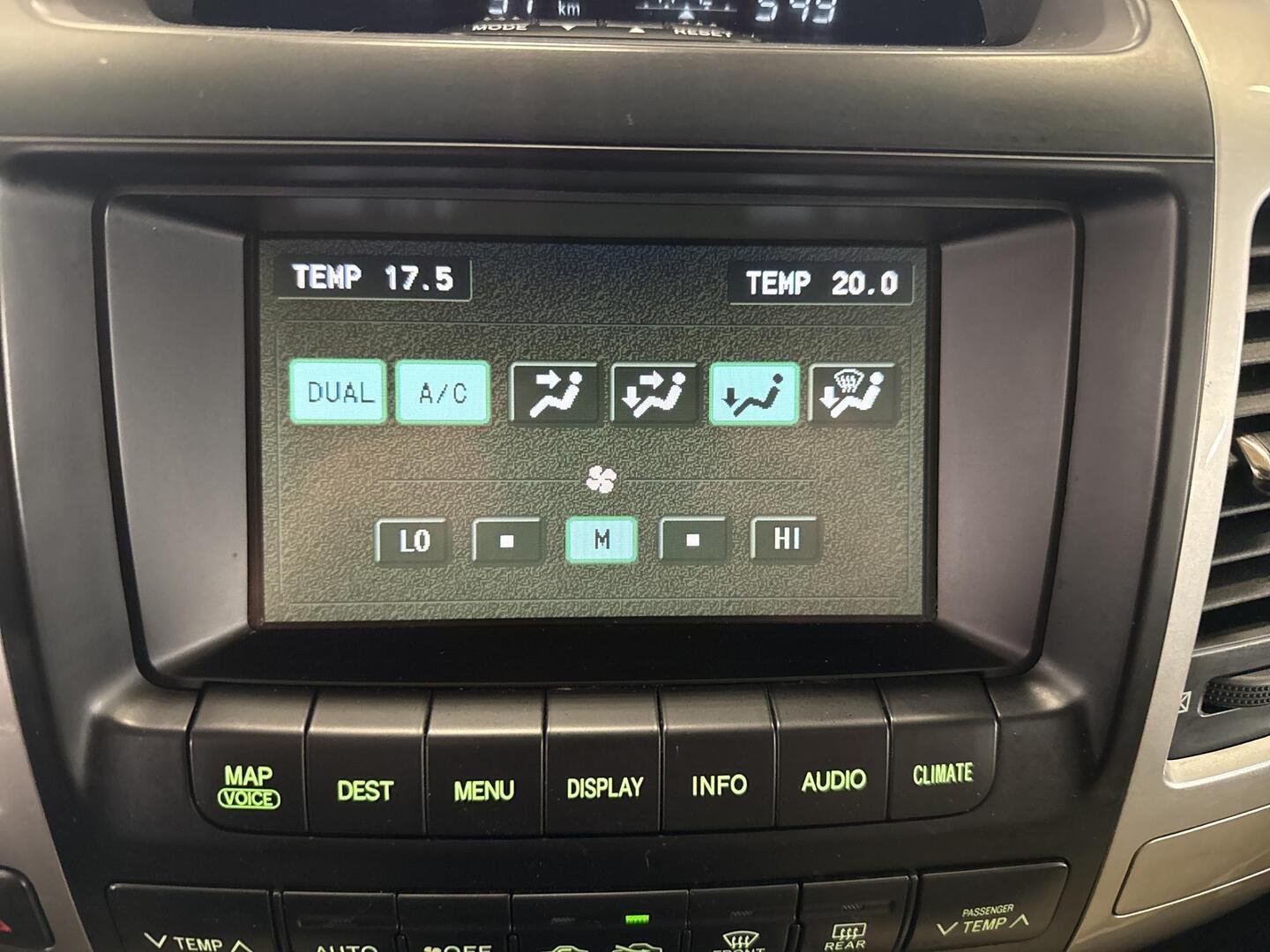 TOYOTA Land Cruiser 2004