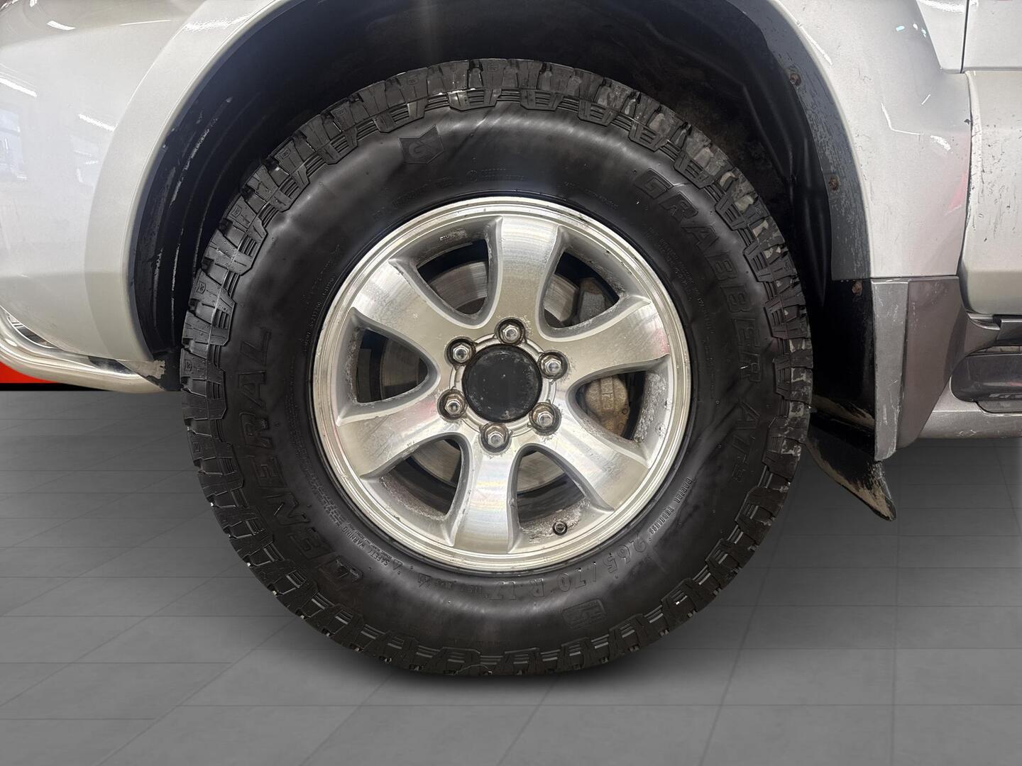 TOYOTA Land Cruiser 2004