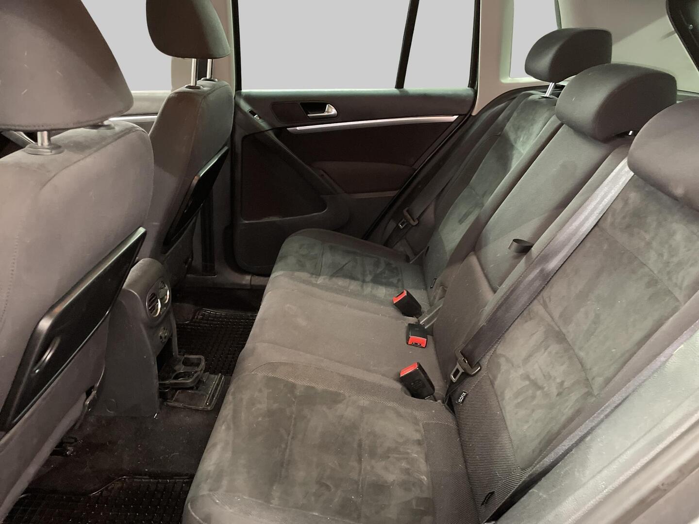 VOLKSWAGEN Tiguan 2012