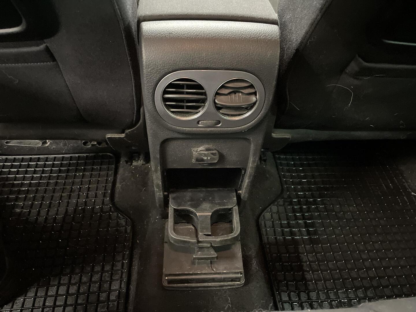 VOLKSWAGEN Tiguan 2012