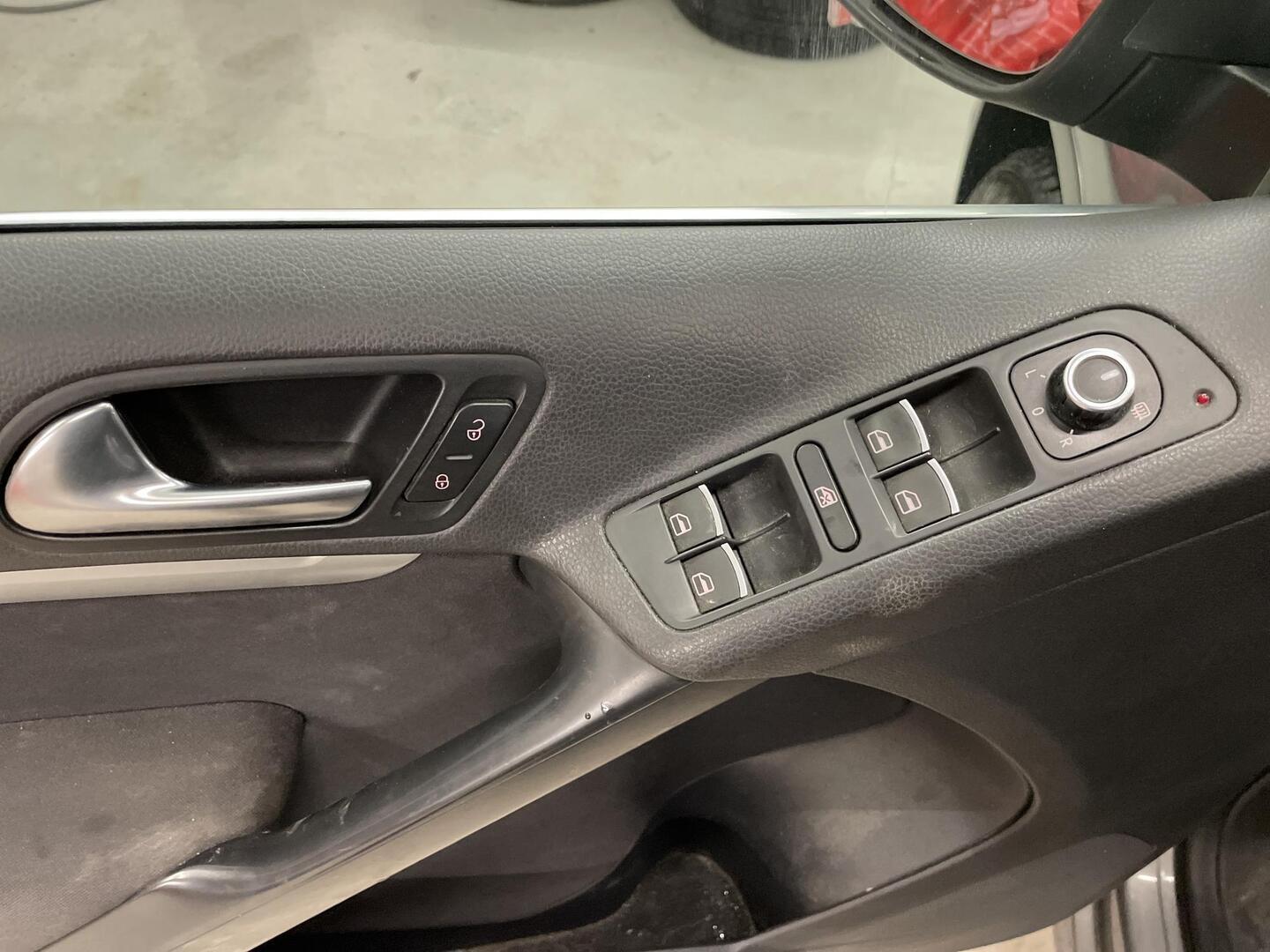 VOLKSWAGEN Tiguan 2012