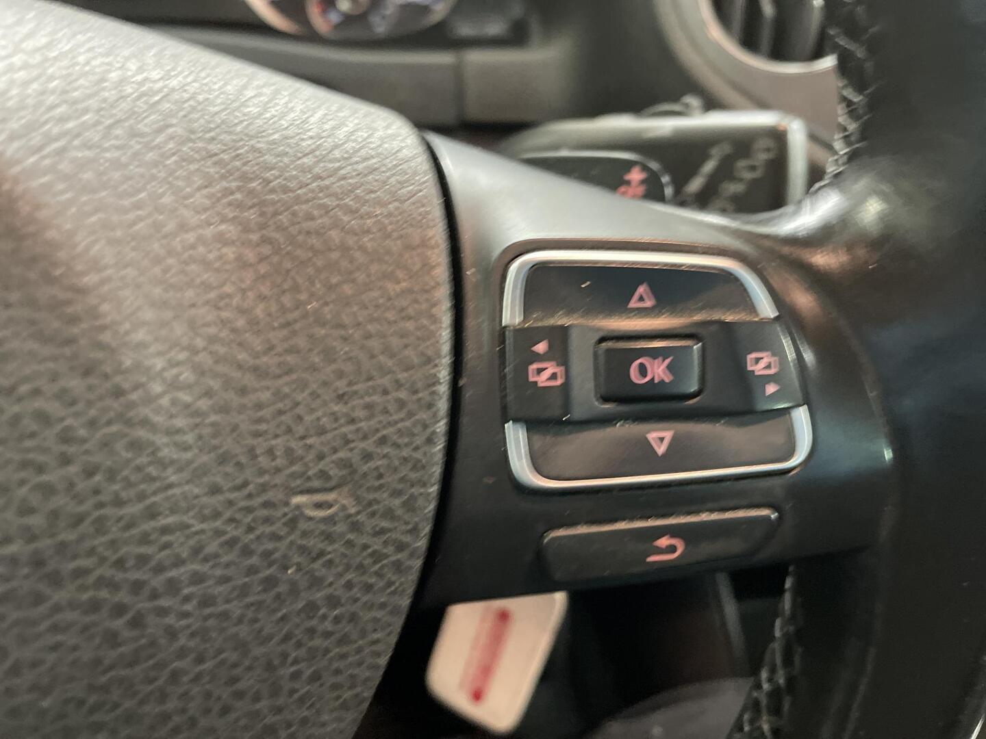 VOLKSWAGEN Tiguan 2012