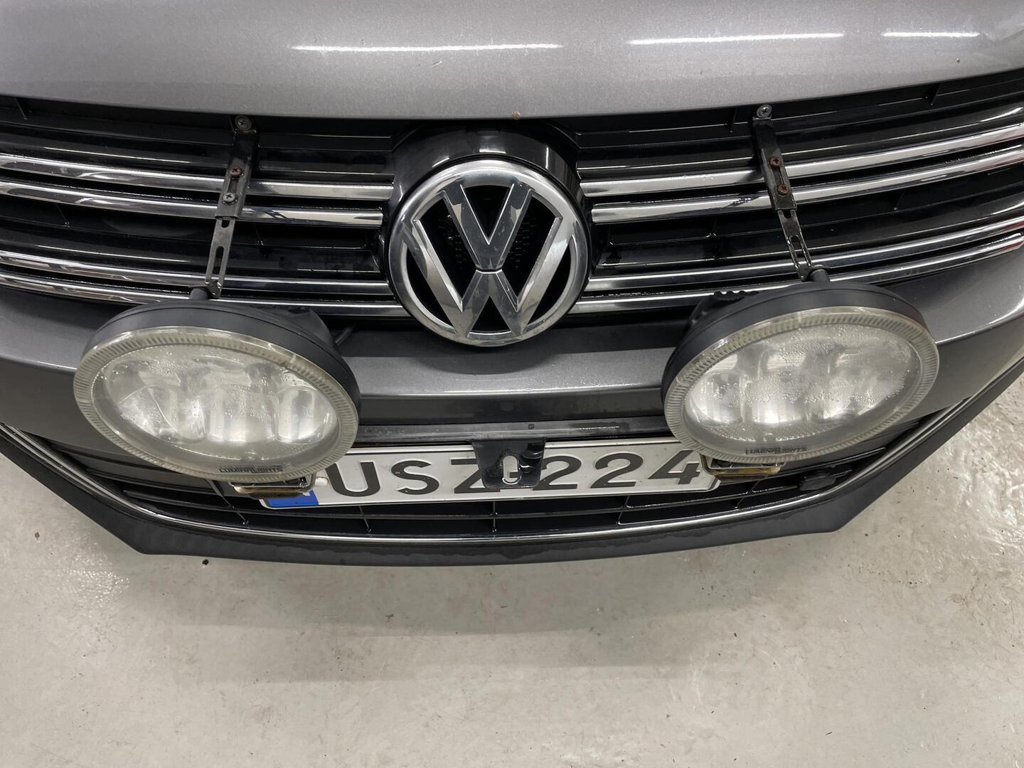 VOLKSWAGEN Tiguan 2012
