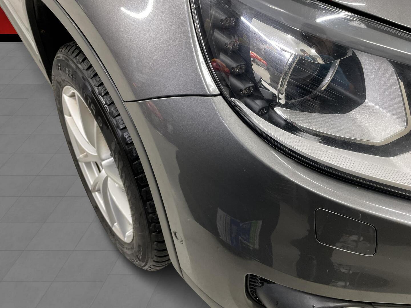 VOLKSWAGEN Tiguan 2012