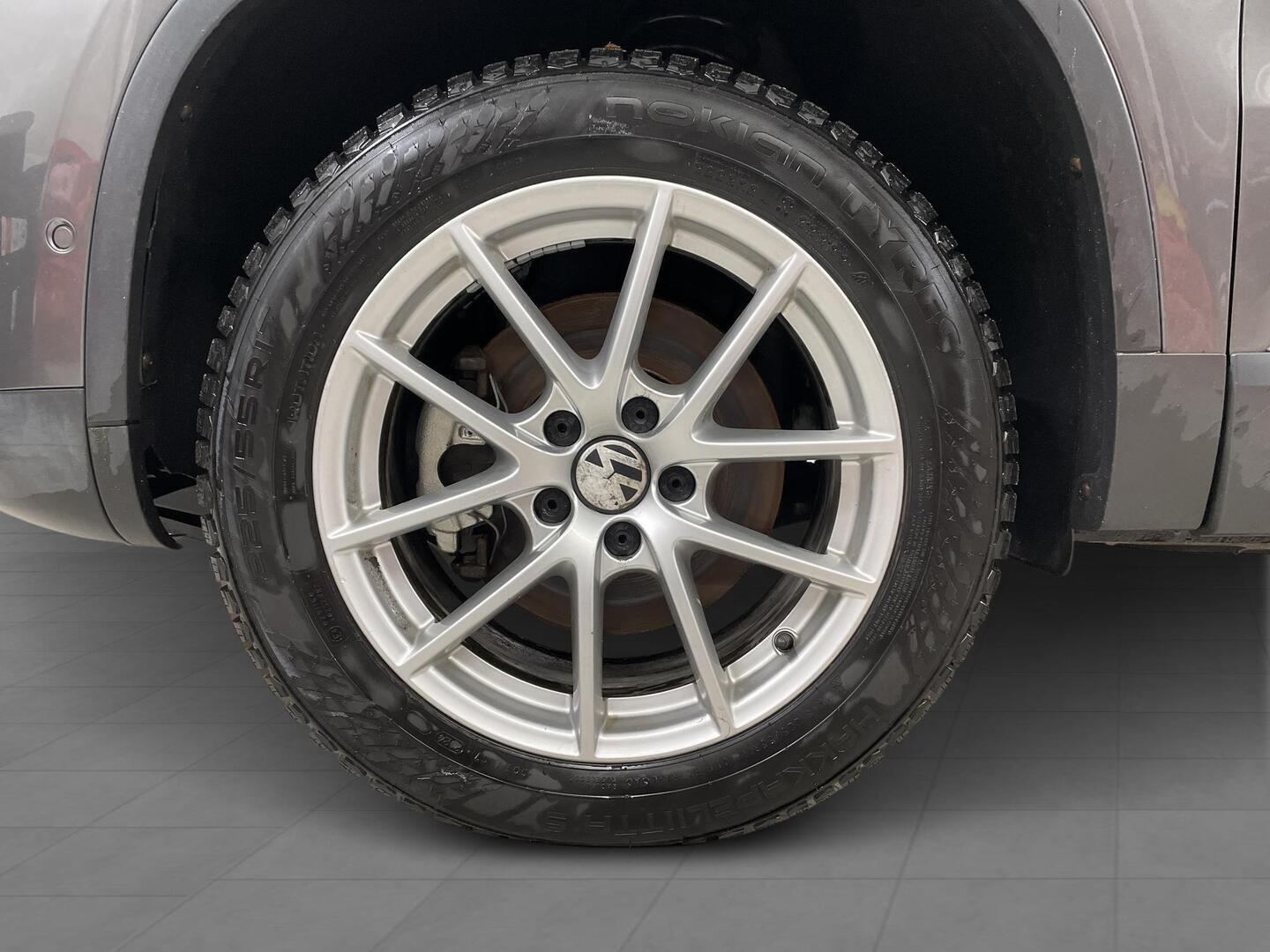 VOLKSWAGEN Tiguan 2012