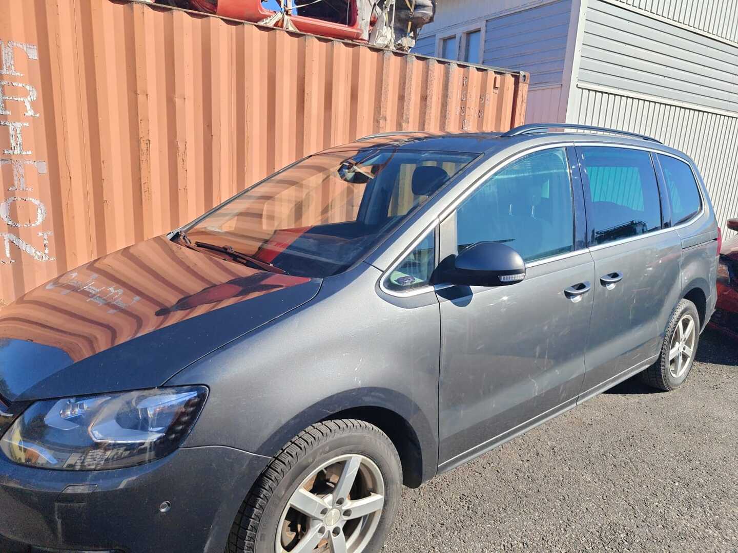 VOLKSWAGEN Sharan 2016