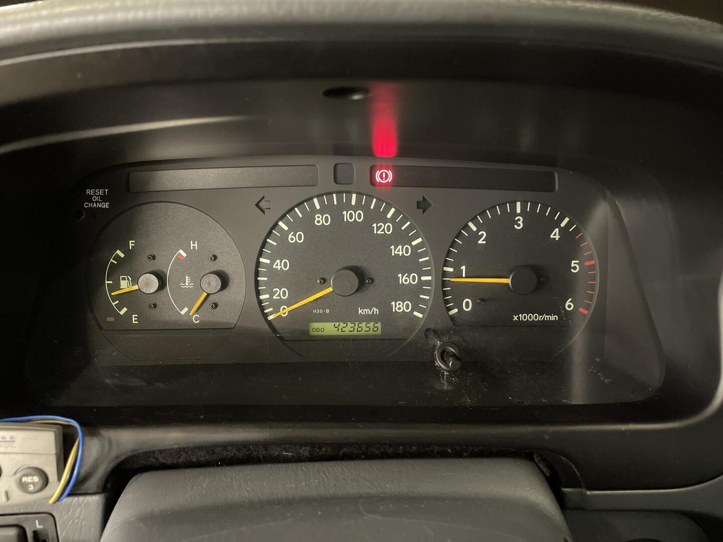 TOYOTA Hiace 2004