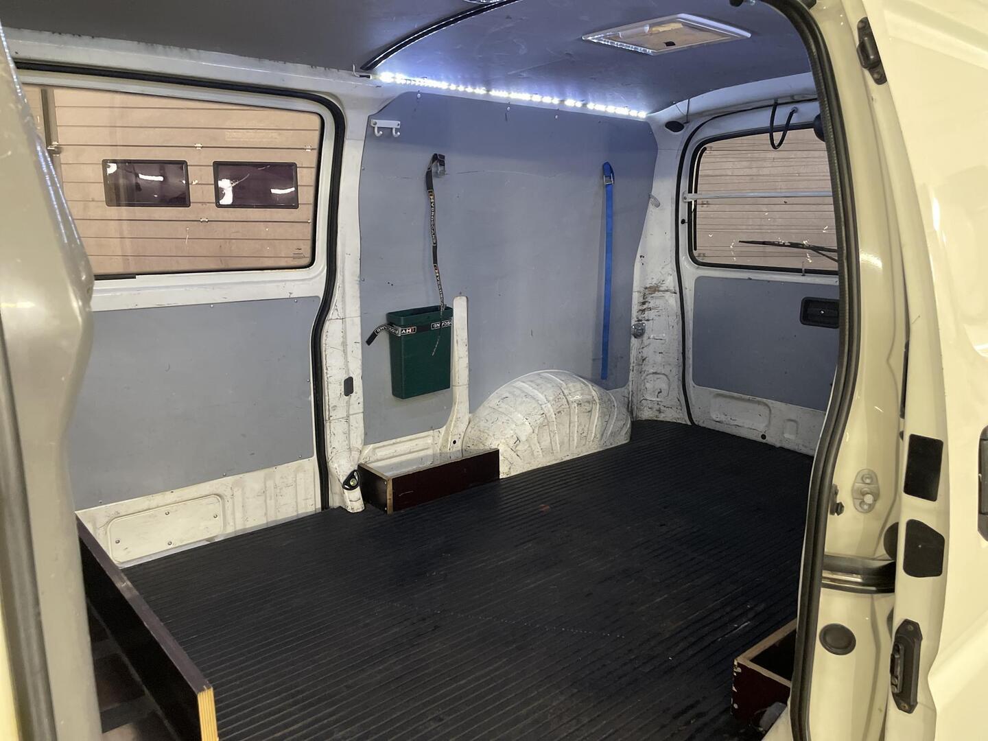TOYOTA Hiace 2004