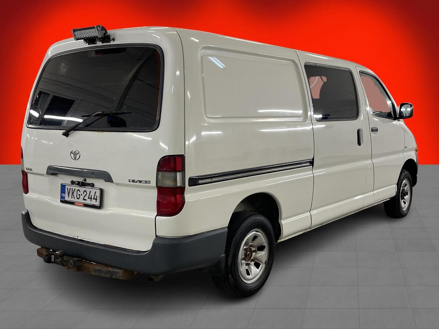 TOYOTA Hiace 2004