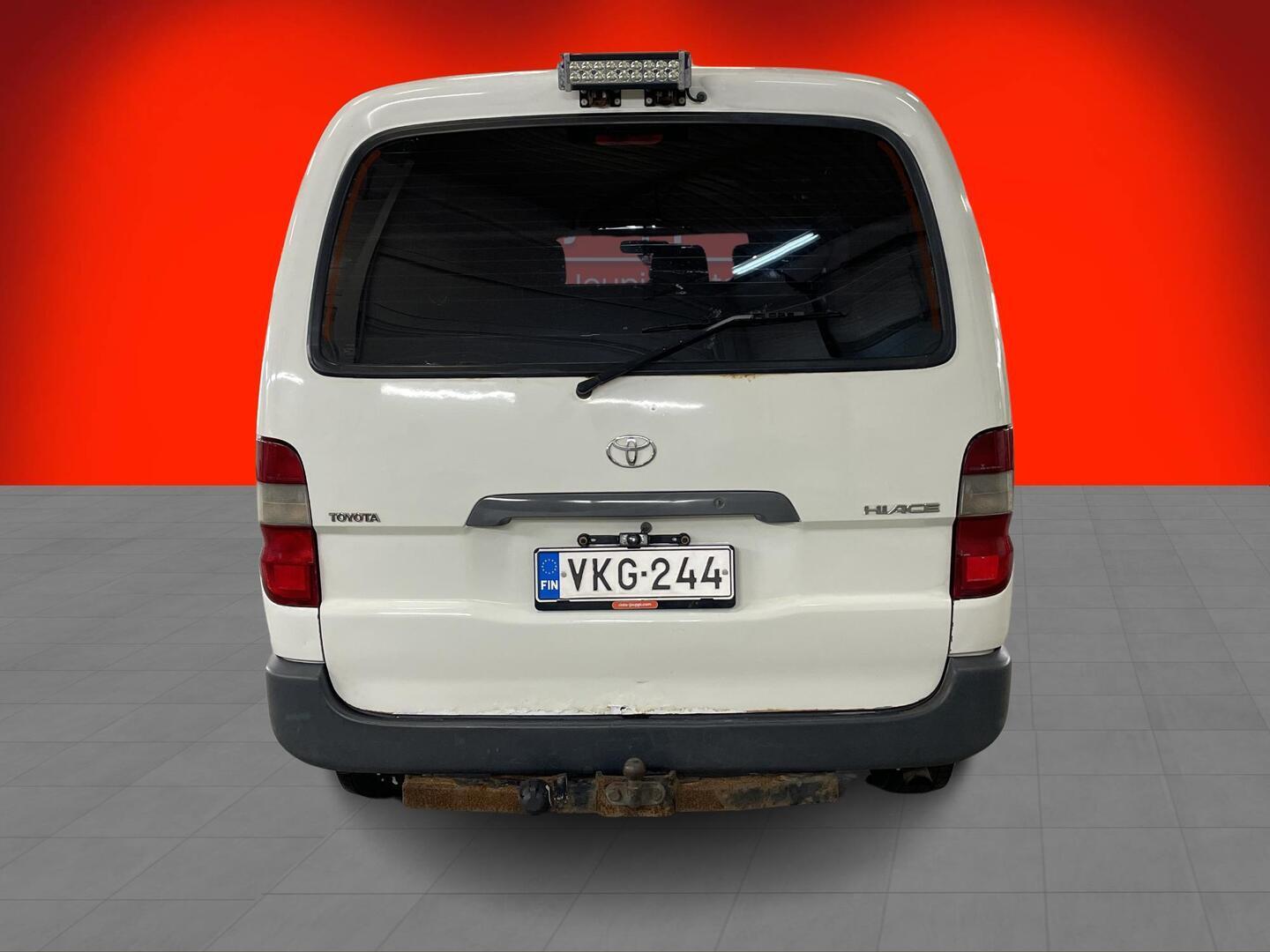 TOYOTA Hiace 2004