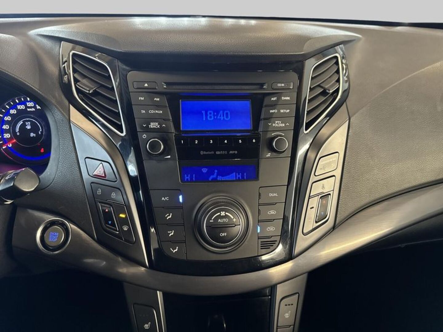 HYUNDAI i40 Wagon 2015