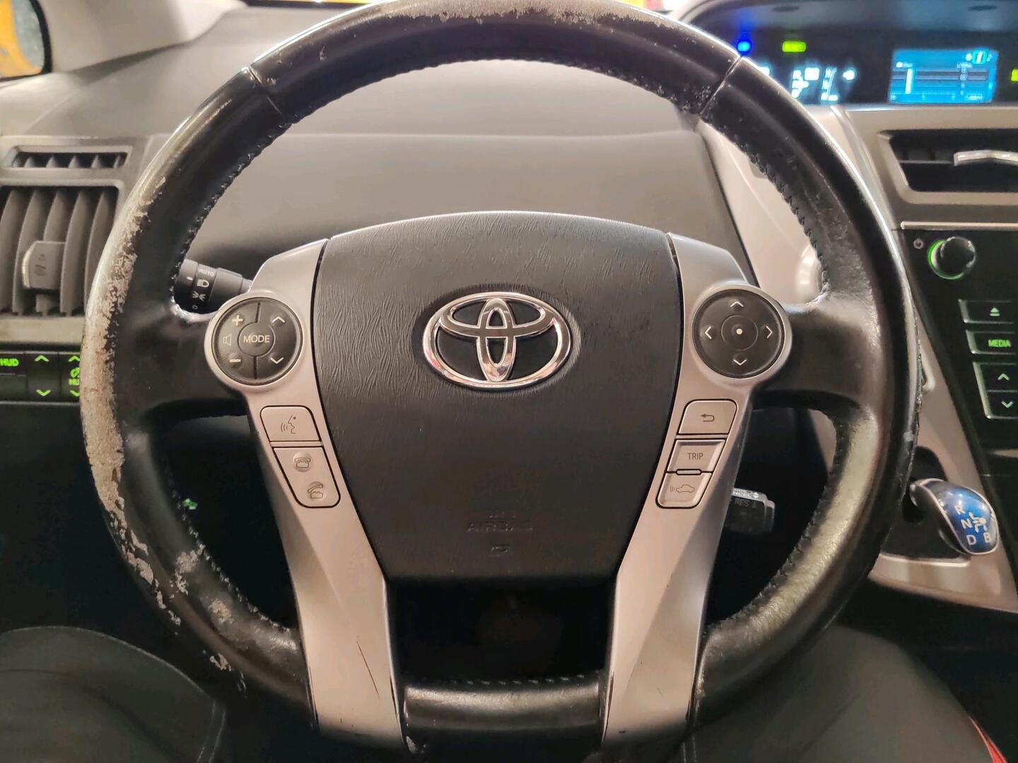 TOYOTA Prius 2017