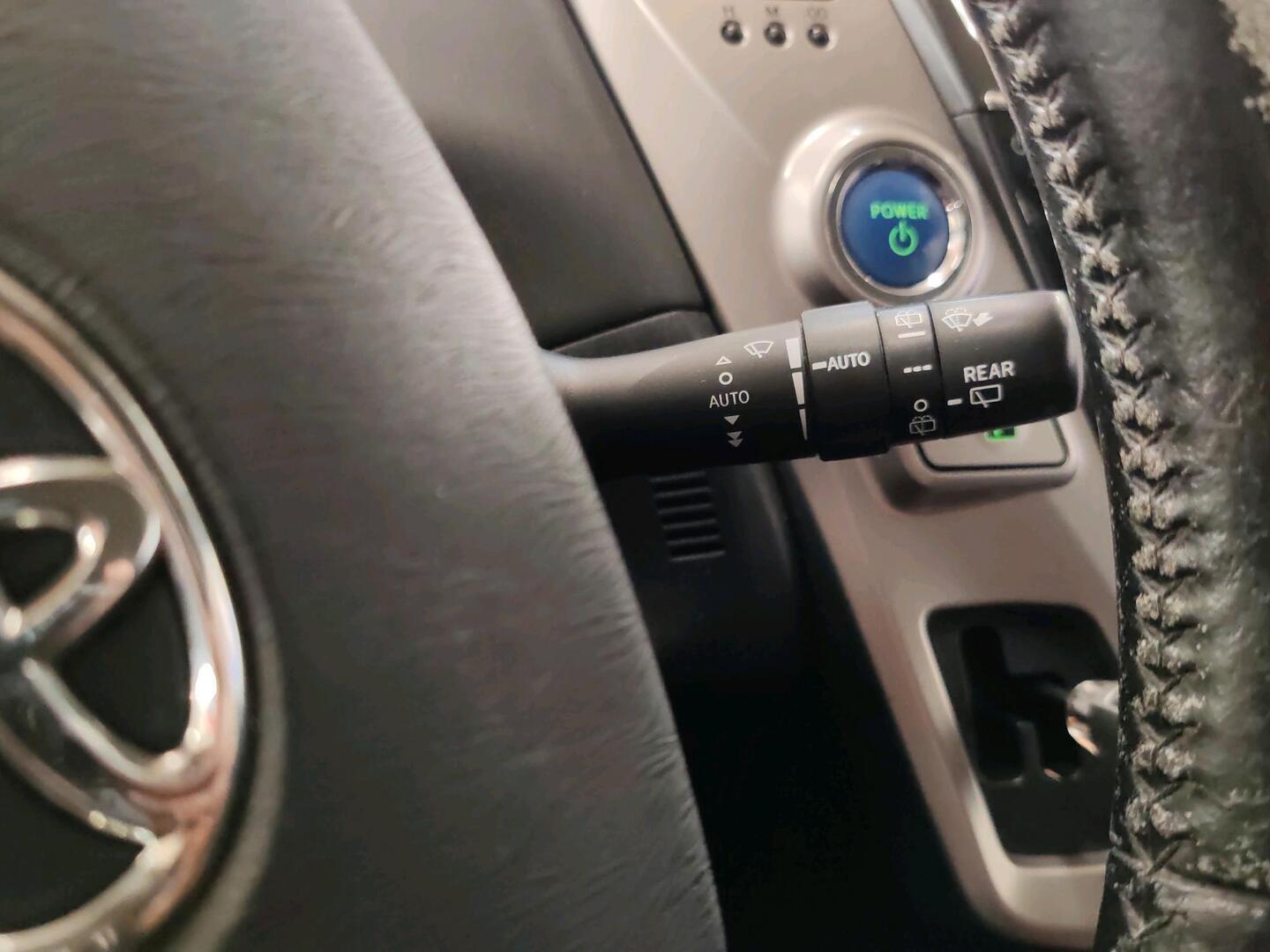 TOYOTA Prius 2017